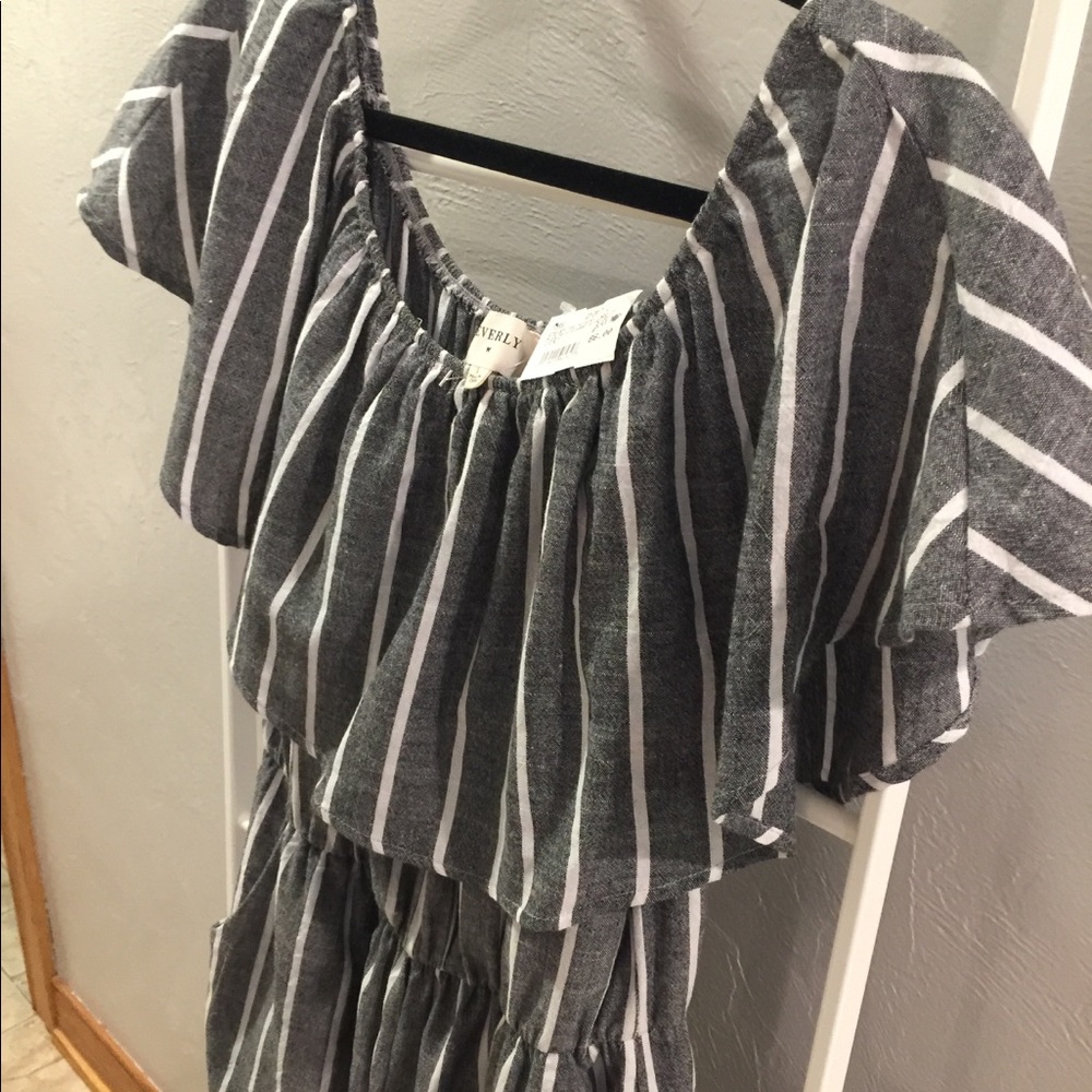 NEW/NEVER WORN one piece cropped jumpsuit